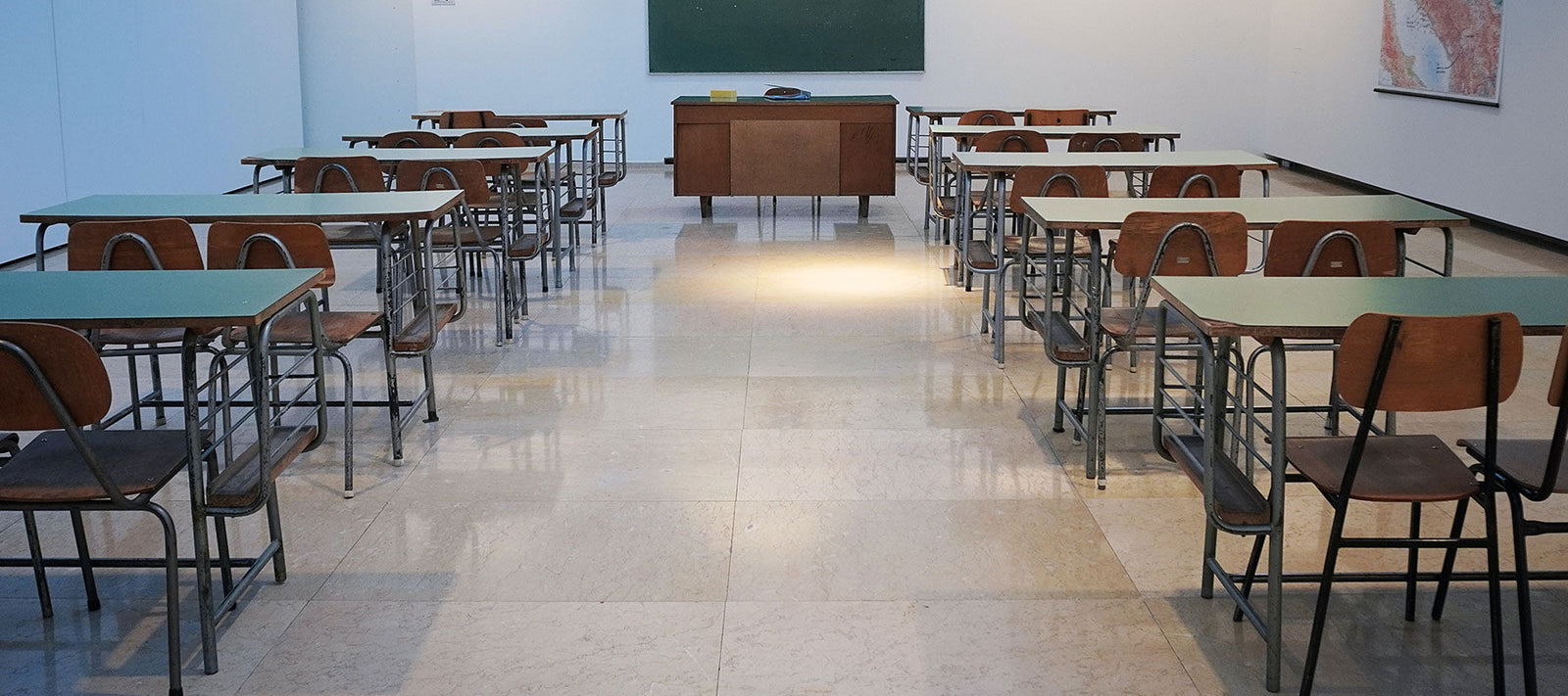 School WiFi ban in France - classroom showing WiFi restrictions and EMF health concerns in elementary schools